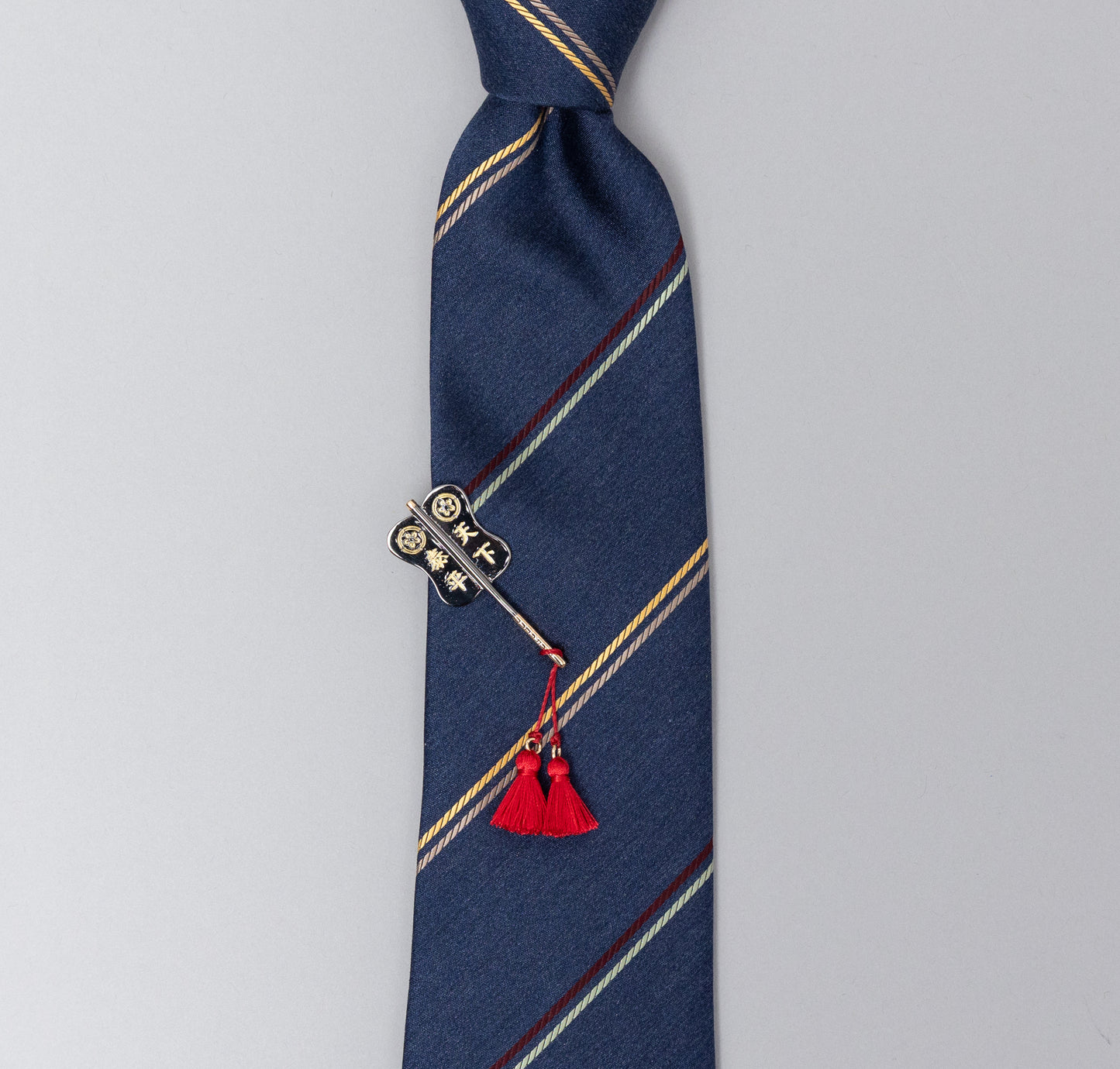 Gunbai tie clip